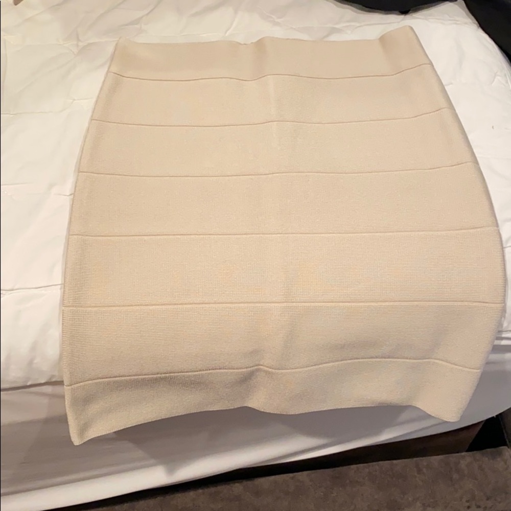 Bebe skirt size small